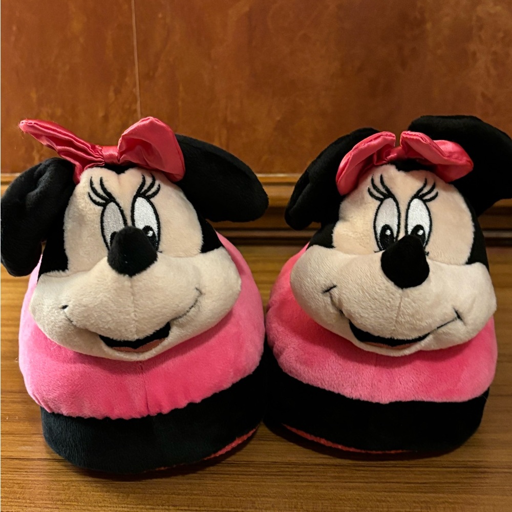 Stompeez Disney Minnie Mouse Slippers  Girls Size: M/L-ADORABLE!